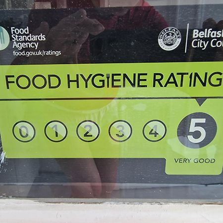 Aunty Katie'S House, Ni Tourist Board Certified & Located On The Main Oldpark Road To Belfast, With Free Continental Breakfast & Free Ultra Fast Sky Internet, Free Sky Sports & Free Sky Cinema, Self-Check In After 10Pm Gmt Hostel Bagian luar foto