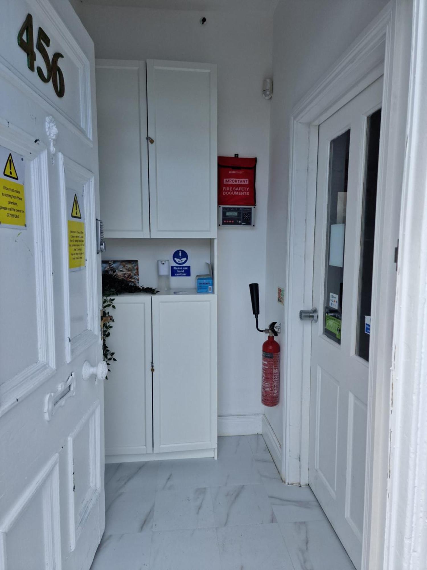 Aunty Katie'S House, Ni Tourist Board Certified & Located On The Main Oldpark Road To Belfast, With Free Continental Breakfast & Free Ultra Fast Sky Internet, Free Sky Sports & Free Sky Cinema, Self-Check In After 10Pm Gmt Hostel Bagian luar foto