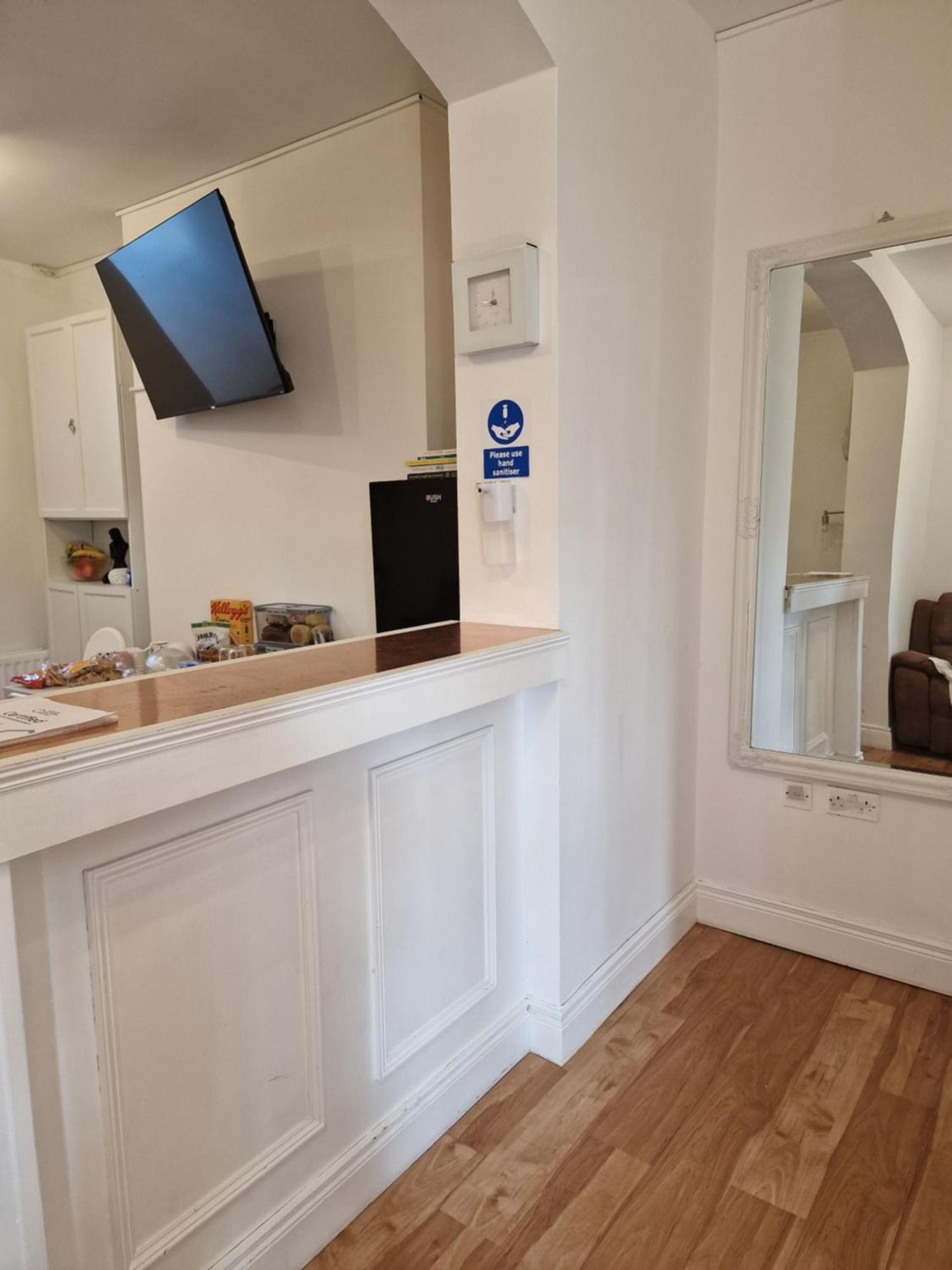 Aunty Katie'S House, Ni Tourist Board Certified & Located On The Main Oldpark Road To Belfast, With Free Continental Breakfast & Free Ultra Fast Sky Internet, Free Sky Sports & Free Sky Cinema, Self-Check In After 10Pm Gmt Hostel Bagian luar foto