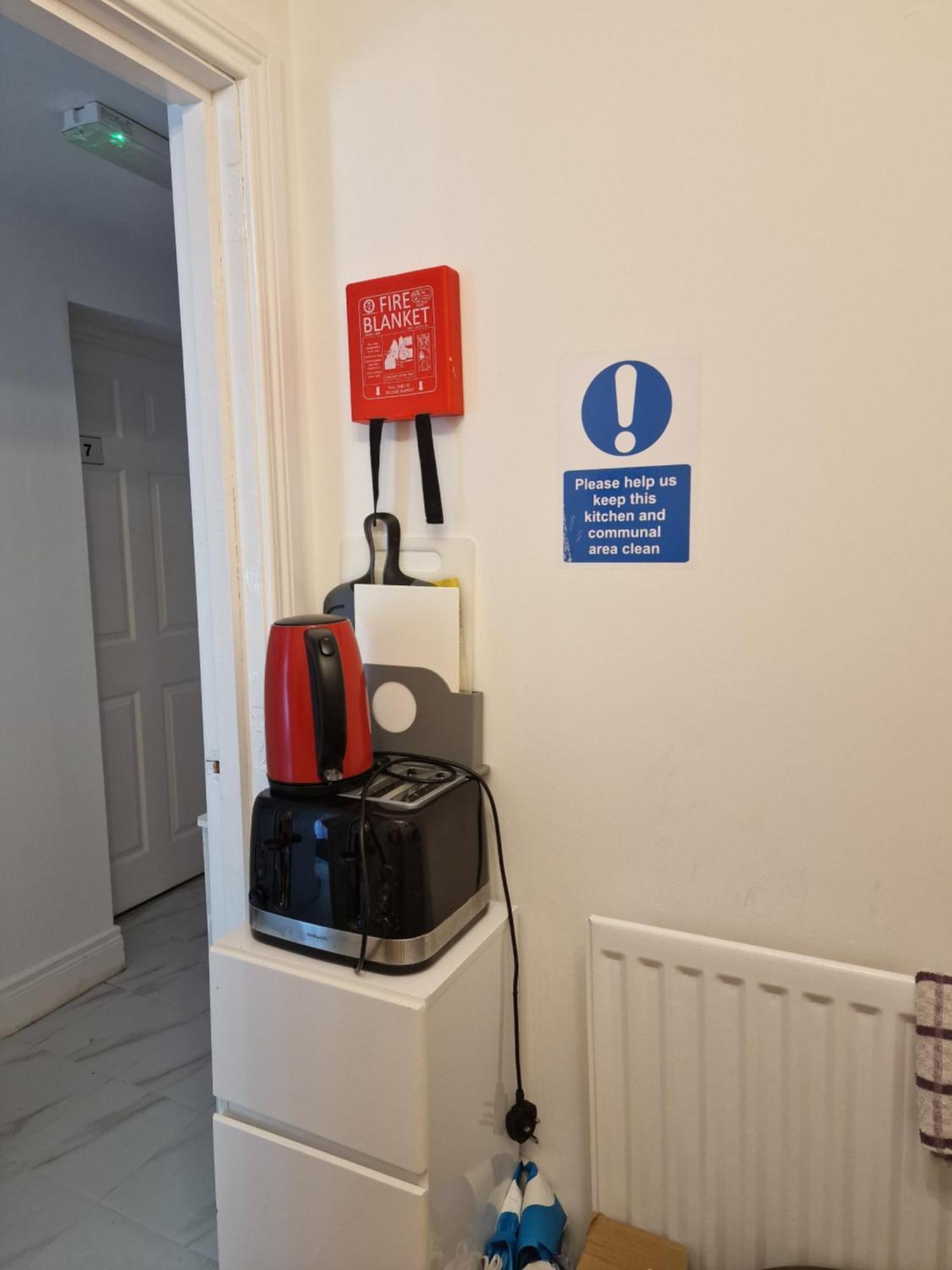 Aunty Katie'S House, Ni Tourist Board Certified & Located On The Main Oldpark Road To Belfast, With Free Continental Breakfast & Free Ultra Fast Sky Internet, Free Sky Sports & Free Sky Cinema, Self-Check In After 10Pm Gmt Hostel Bagian luar foto