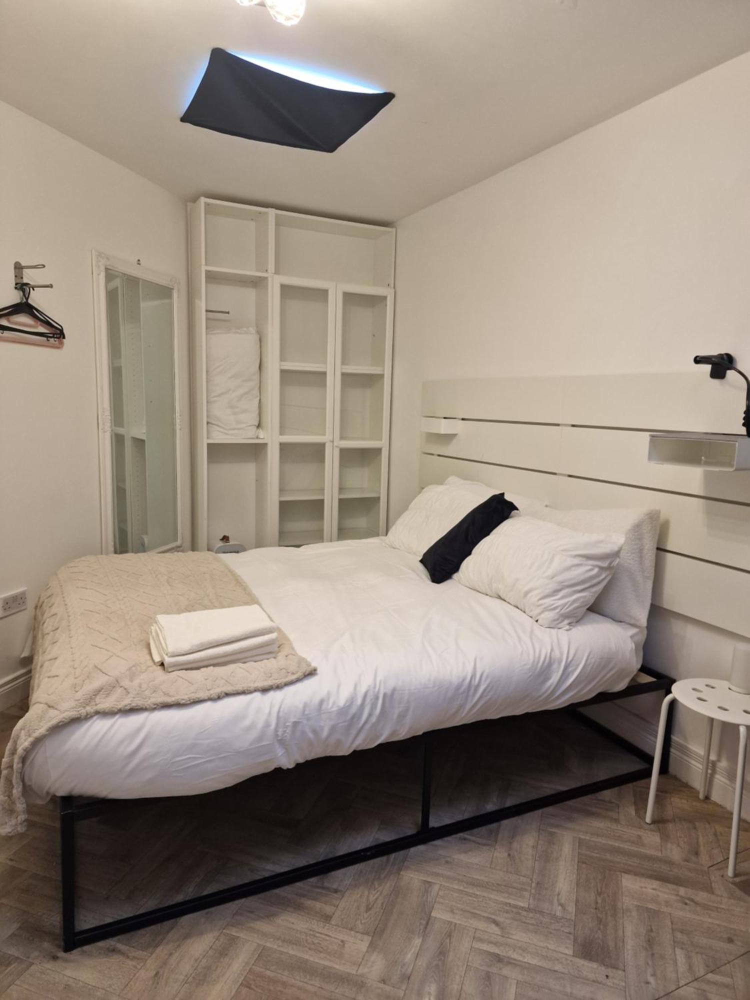 Aunty Katie'S House, Ni Tourist Board Certified & Located On The Main Oldpark Road To Belfast, With Free Continental Breakfast & Free Ultra Fast Sky Internet, Free Sky Sports & Free Sky Cinema, Self-Check In After 10Pm Gmt Hostel Bagian luar foto