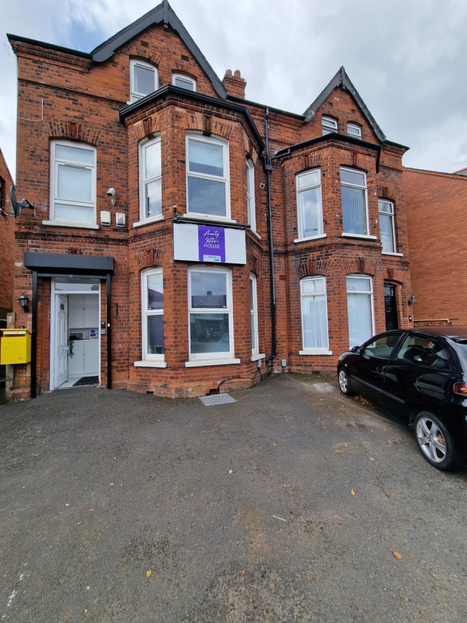 Aunty Katie'S House, Ni Tourist Board Certified & Located On The Main Oldpark Road To Belfast, With Free Continental Breakfast & Free Ultra Fast Sky Internet, Free Sky Sports & Free Sky Cinema, Self-Check In After 10Pm Gmt Hostel Bagian luar foto