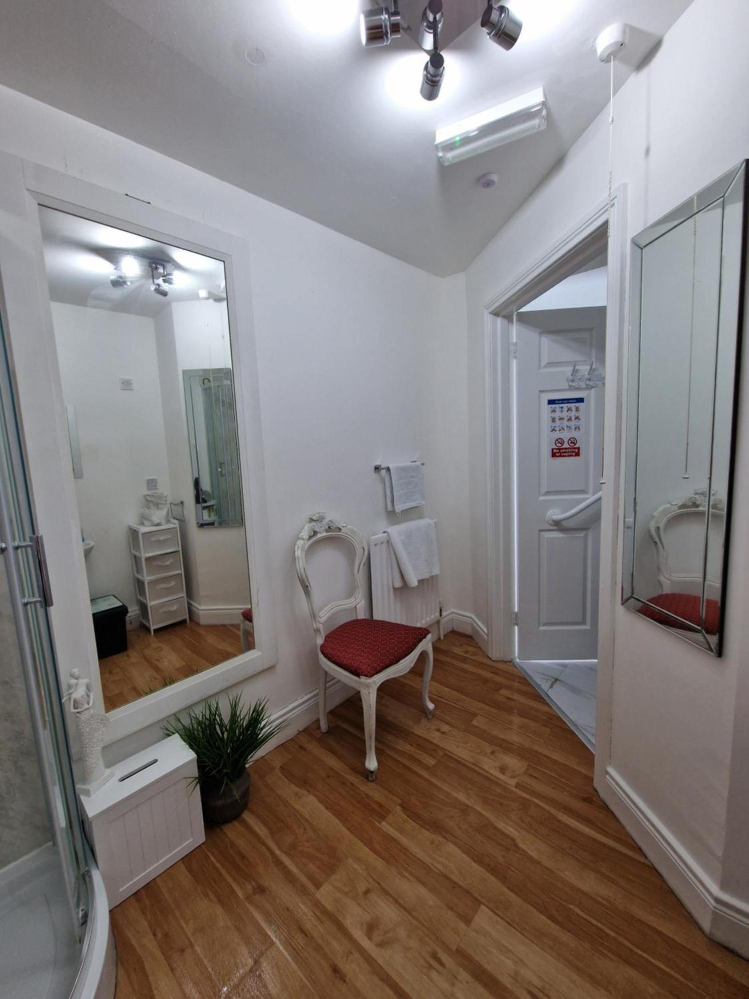 Aunty Katie'S House, Ni Tourist Board Certified & Located On The Main Oldpark Road To Belfast, With Free Continental Breakfast & Free Ultra Fast Sky Internet, Free Sky Sports & Free Sky Cinema, Self-Check In After 10Pm Gmt Hostel Bagian luar foto