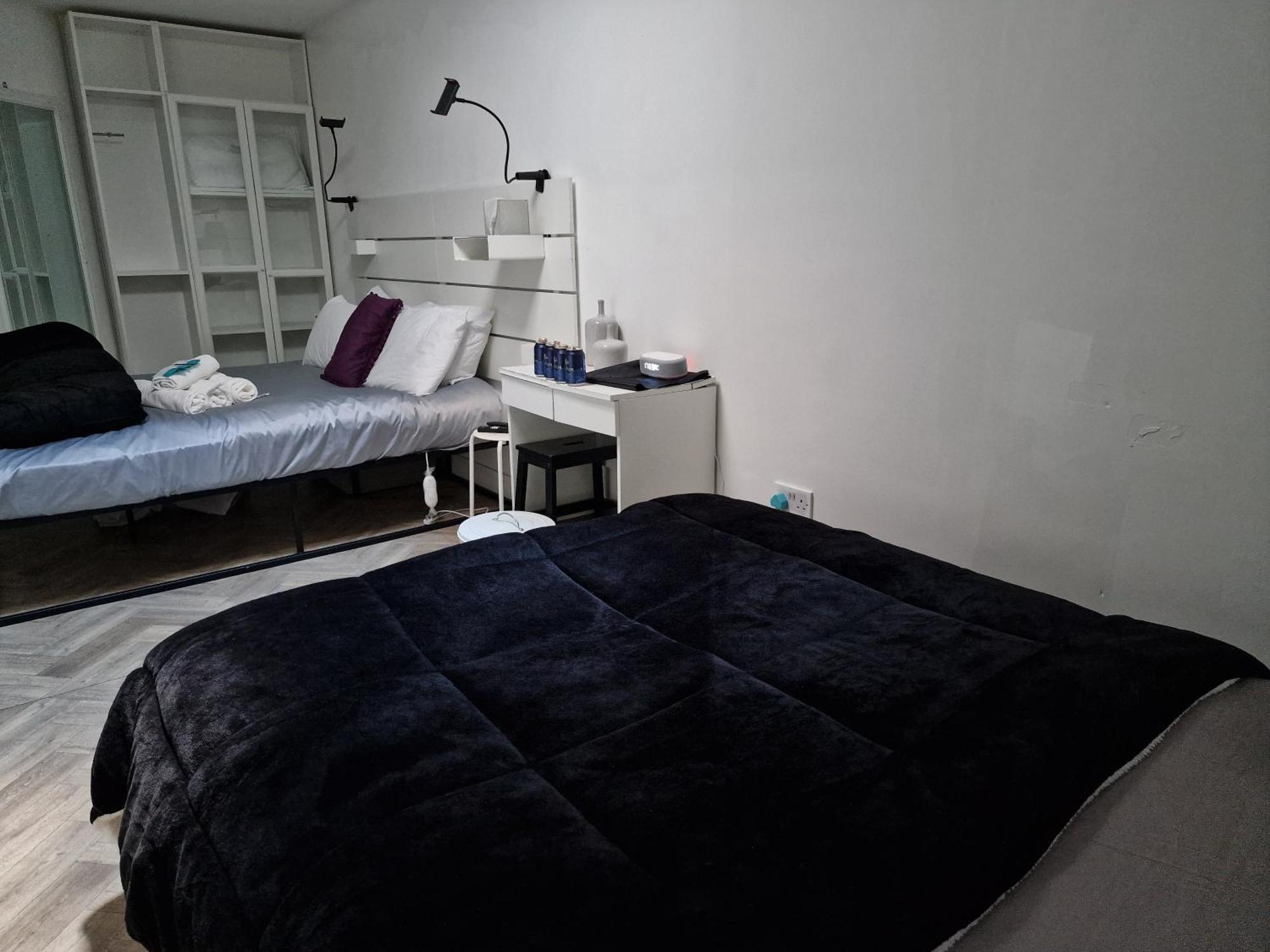 Aunty Katie'S House, Ni Tourist Board Certified & Located On The Main Oldpark Road To Belfast, With Free Continental Breakfast & Free Ultra Fast Sky Internet, Free Sky Sports & Free Sky Cinema, Self-Check In After 10Pm Gmt Hostel Bagian luar foto