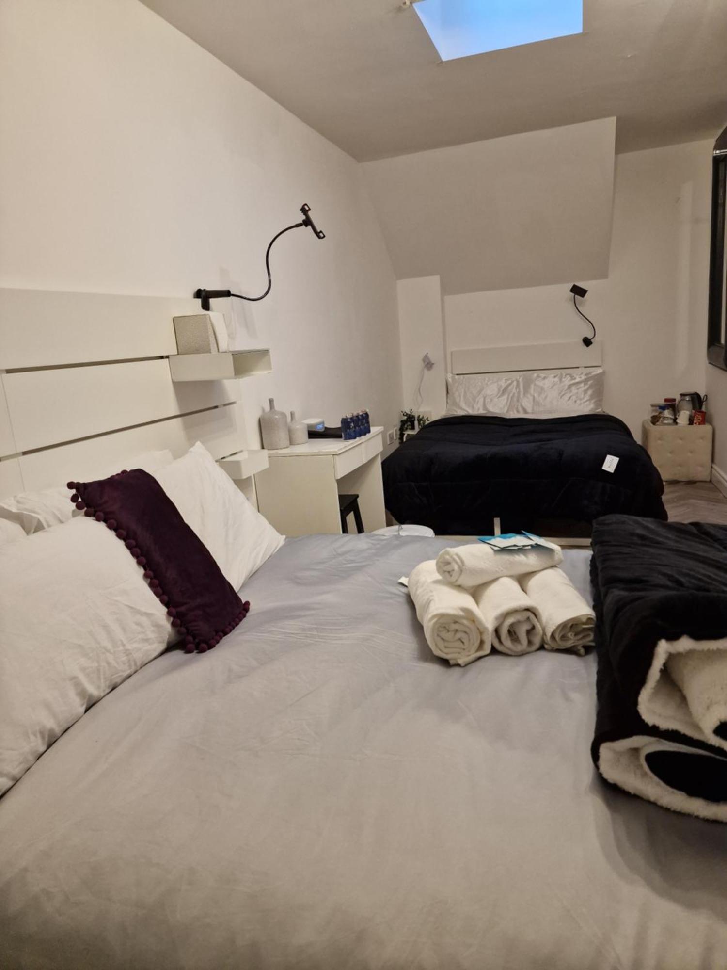 Aunty Katie'S House, Ni Tourist Board Certified & Located On The Main Oldpark Road To Belfast, With Free Continental Breakfast & Free Ultra Fast Sky Internet, Free Sky Sports & Free Sky Cinema, Self-Check In After 10Pm Gmt Hostel Bagian luar foto