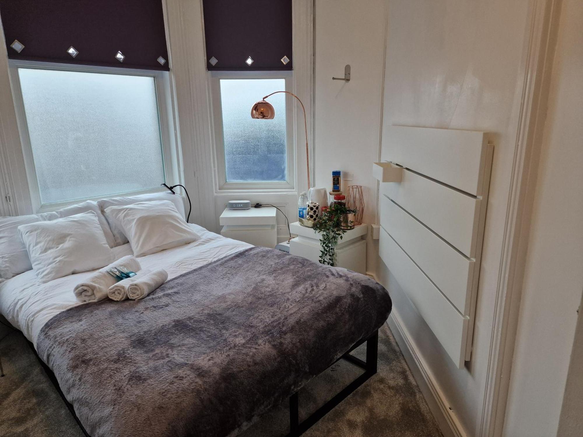 Aunty Katie'S House, Ni Tourist Board Certified & Located On The Main Oldpark Road To Belfast, With Free Continental Breakfast & Free Ultra Fast Sky Internet, Free Sky Sports & Free Sky Cinema, Self-Check In After 10Pm Gmt Hostel Bagian luar foto