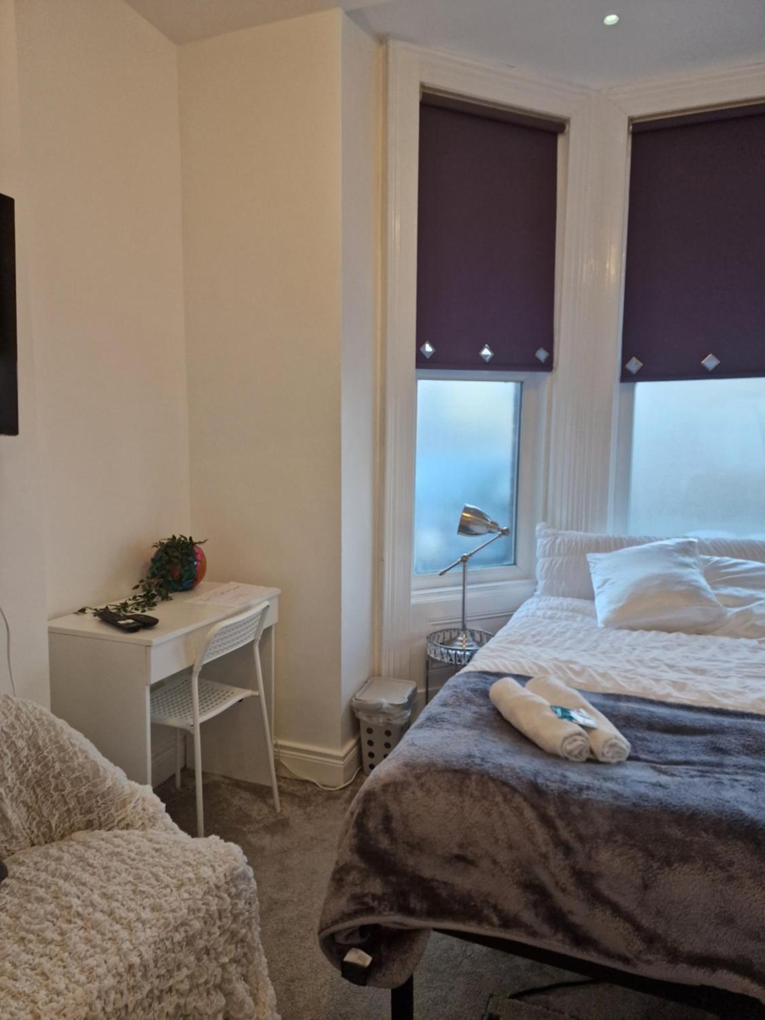 Aunty Katie'S House, Ni Tourist Board Certified & Located On The Main Oldpark Road To Belfast, With Free Continental Breakfast & Free Ultra Fast Sky Internet, Free Sky Sports & Free Sky Cinema, Self-Check In After 10Pm Gmt Hostel Bagian luar foto